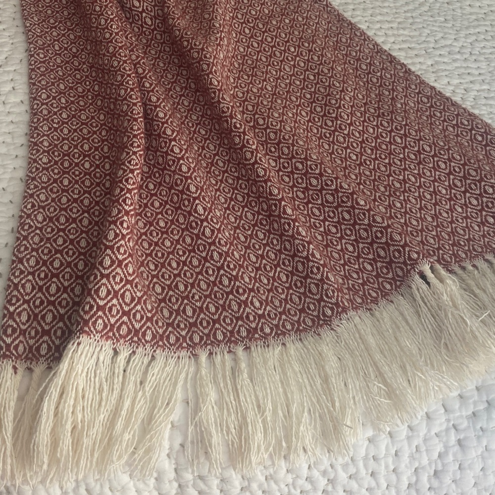 DOCOFIL WHITE Burgundy & Cream Geometric Fringed Cotton Blend Throw Blanket